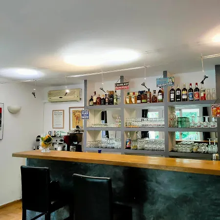 Hotel De Tesa *